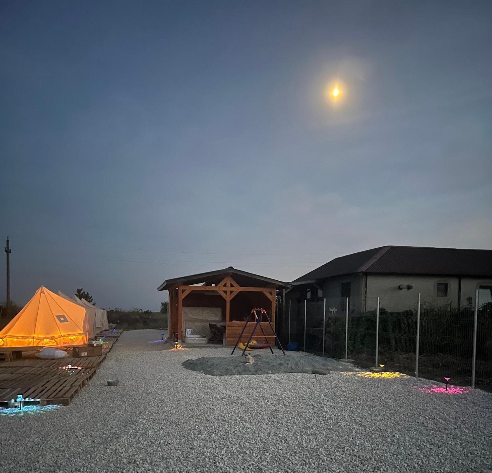 فندق Meme Glamping كوربو المظهر الخارجي الصورة
