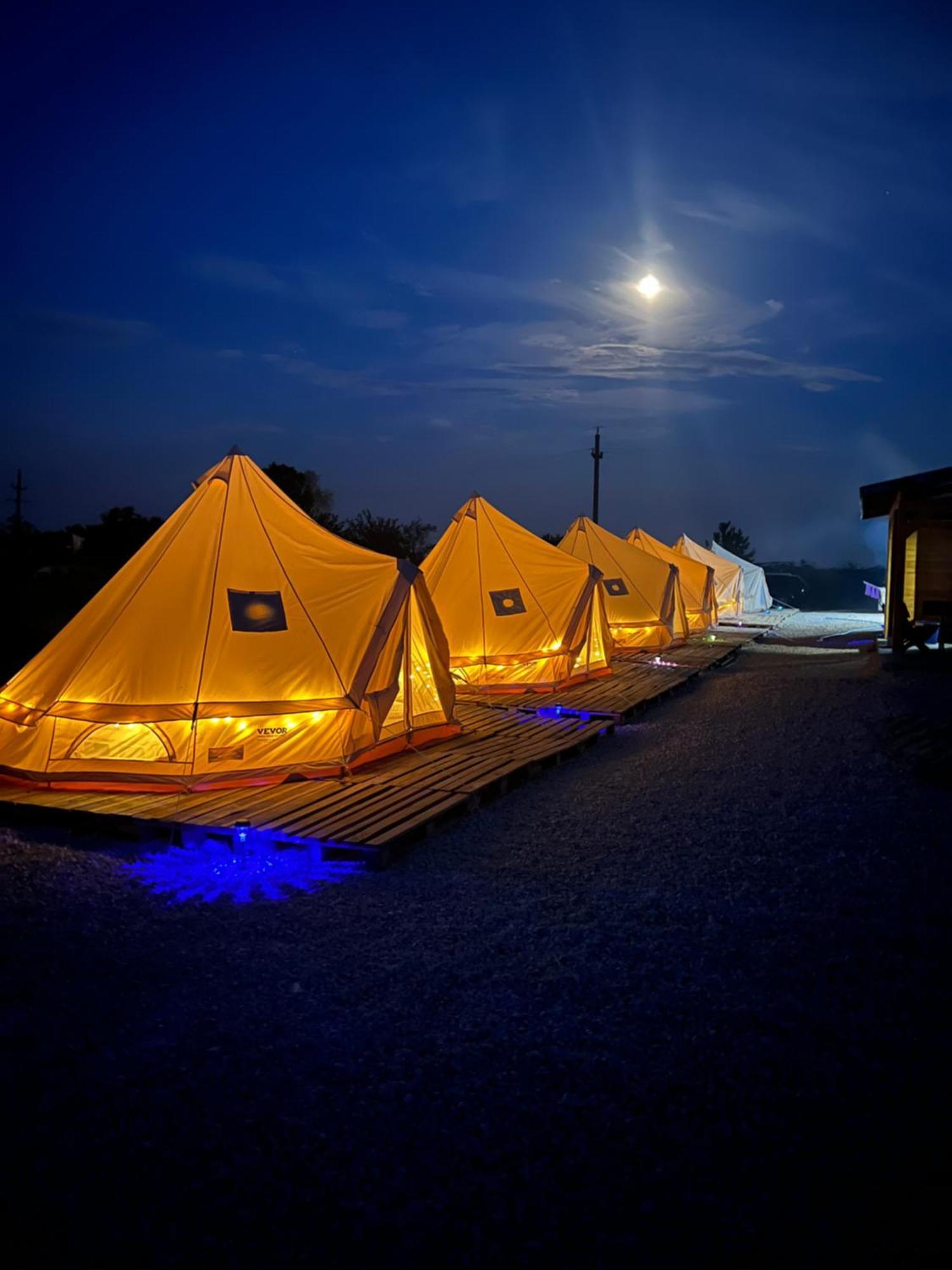 فندق Meme Glamping كوربو المظهر الخارجي الصورة
